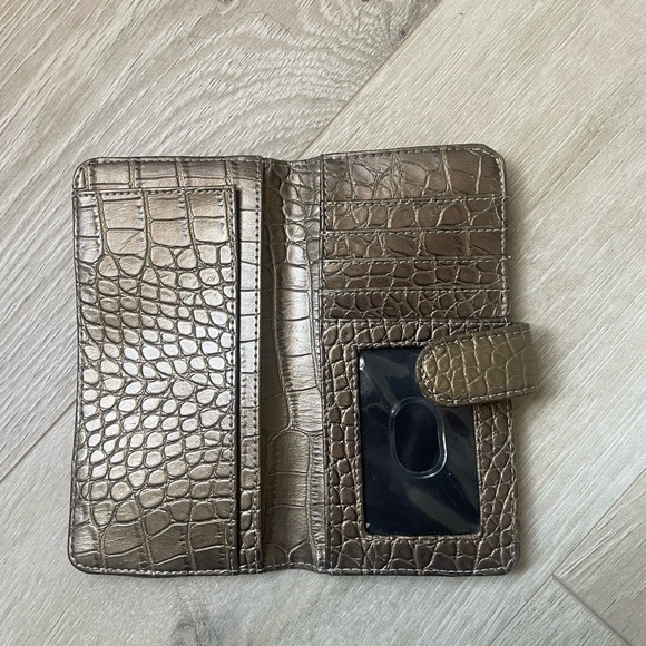 Vintage Guess Wallet - Picture 2 of 10